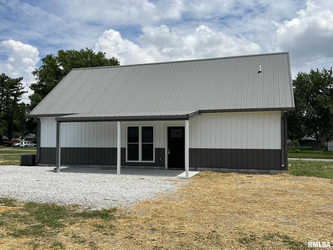 531 N College Ave., Salem, IL 62881