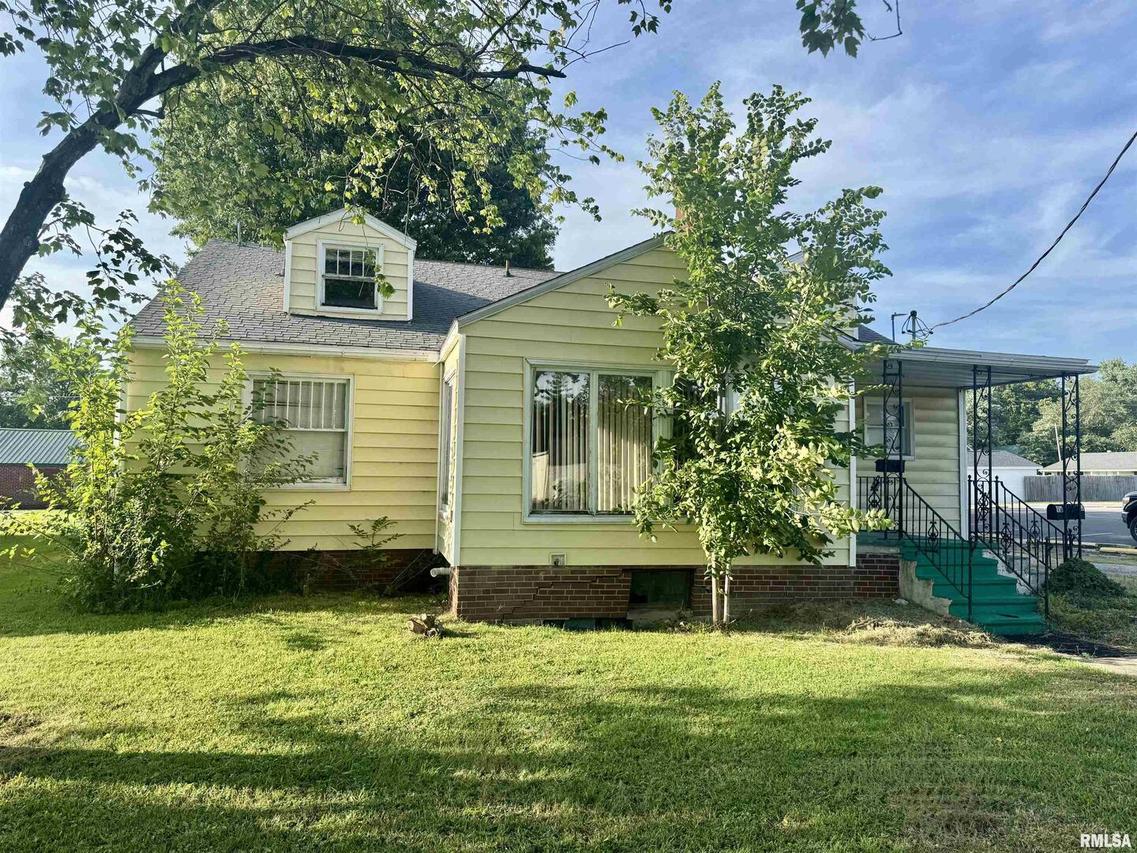 1003 E Main St., Westfrank, IL 62896