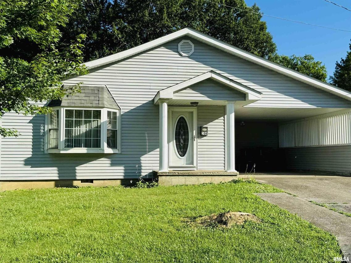 206 Plum St., Anna, IL