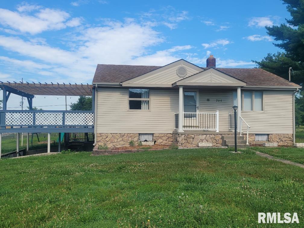 705 S Elm St., Sesser, IL 62884