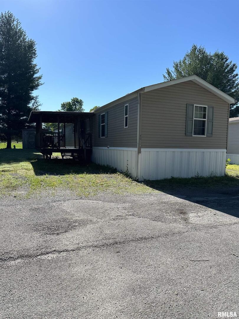 40 Pine Cone Ln., Carbondale, IL 62902