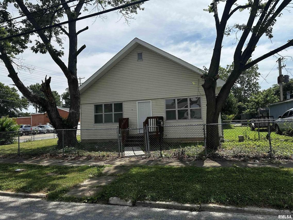 709 N Van Buren St., Marion, IL 62959