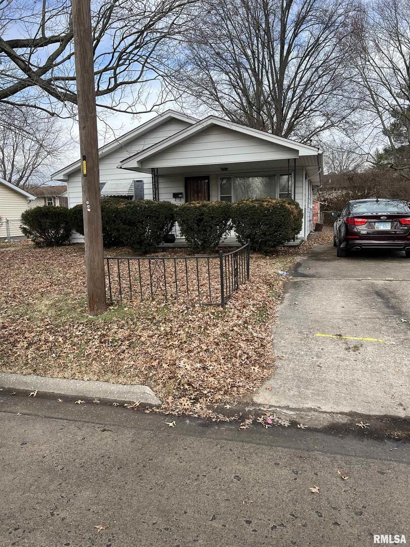 512 E Willow St., Carbondale, IL 62901