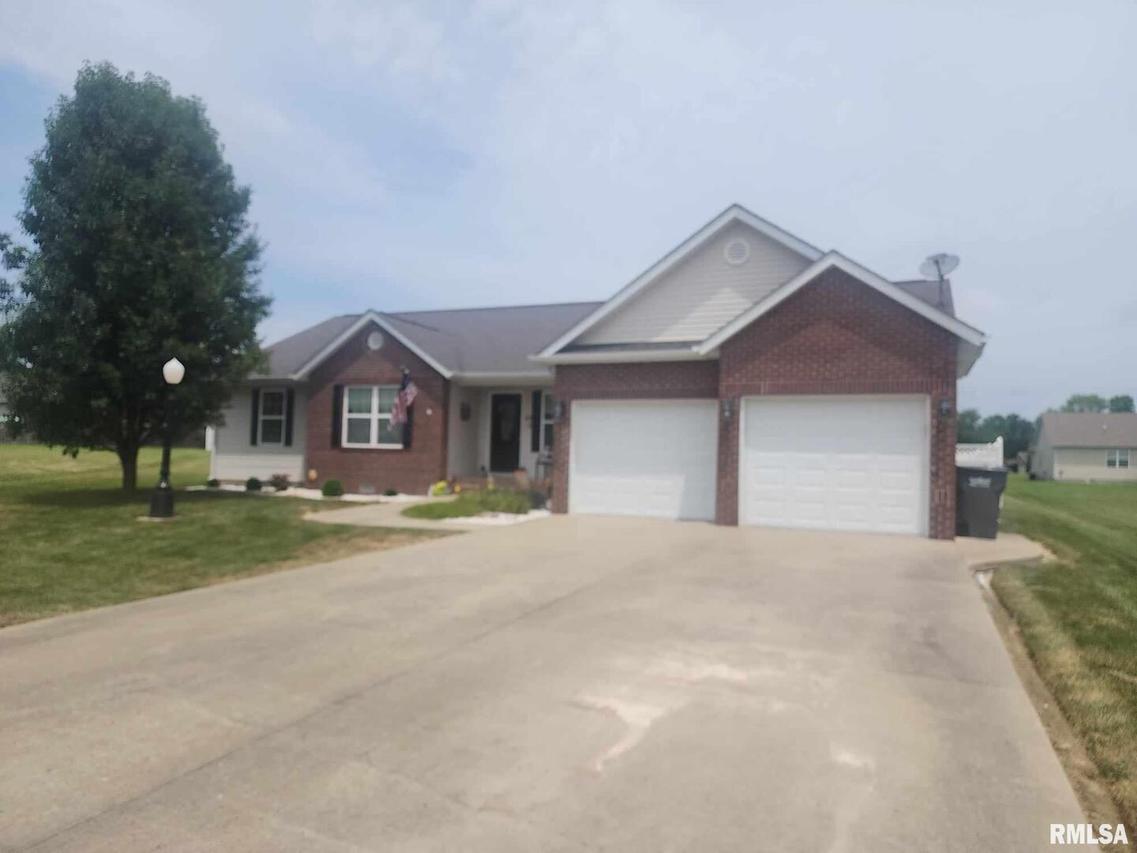 1302 Hillside Ct., Carterville, IL 62918
