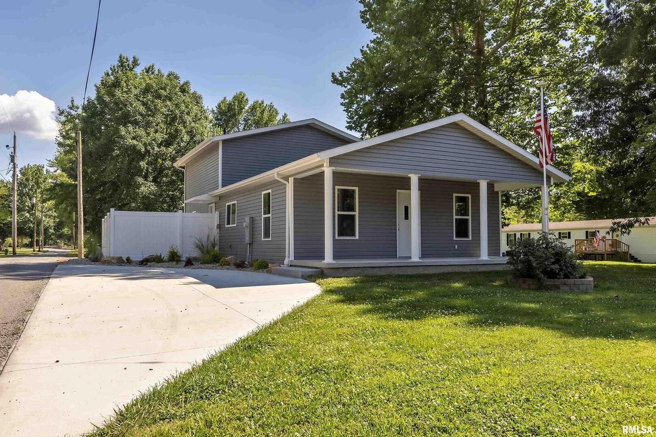 608 W Lincoln Dr., Desoto, IL 62924