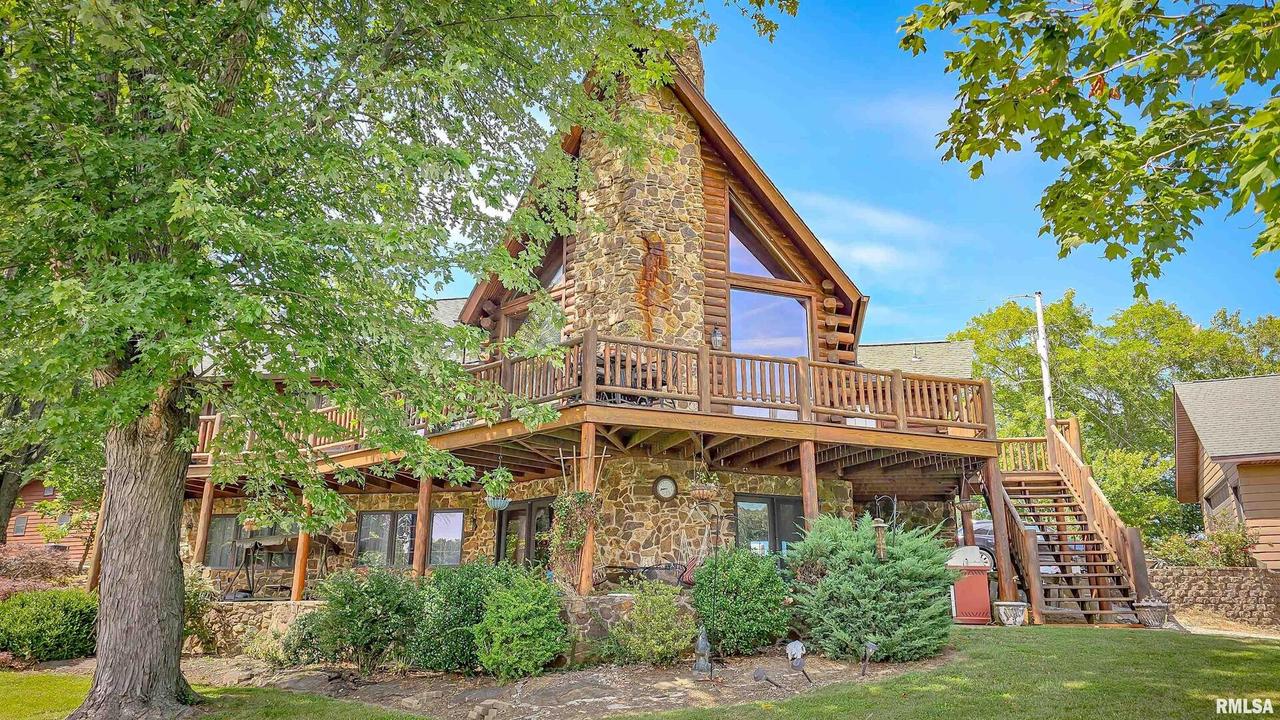 70 Capital Point, Goreville, IL 62939