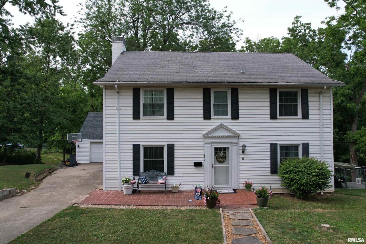 220 W Porter, Salem, IL 62881