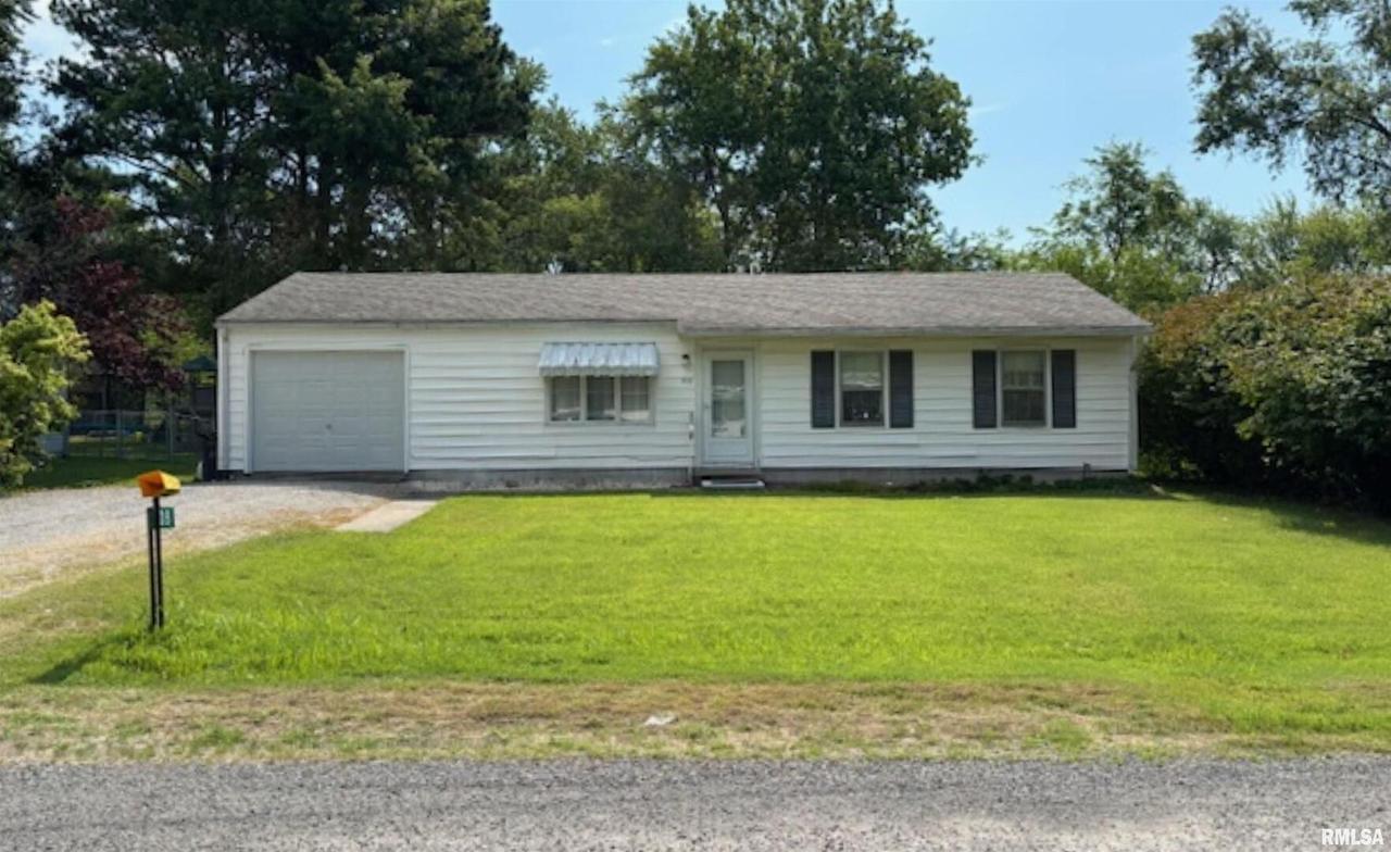 808 Tulsa Ave., Salem, IL 62881