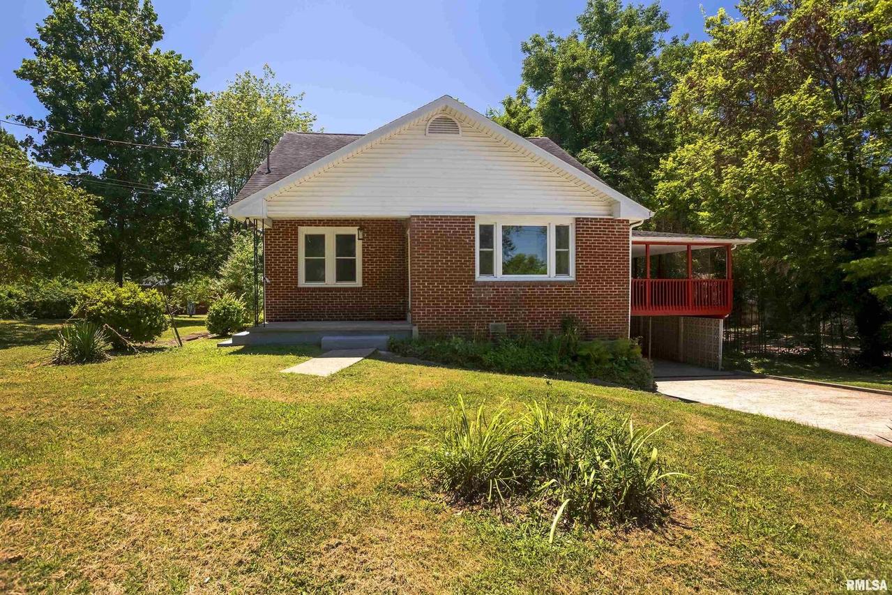 1005 W Walnut St., Carbondale, IL 62901