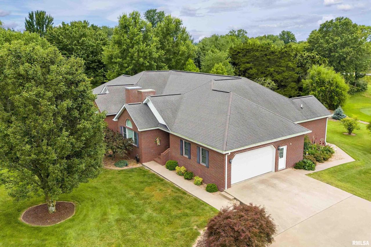 121 Virginia Dr., Makanda, IL 62958