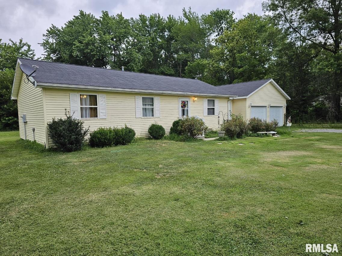 201 4th St., Mcleansboro, IL 62859