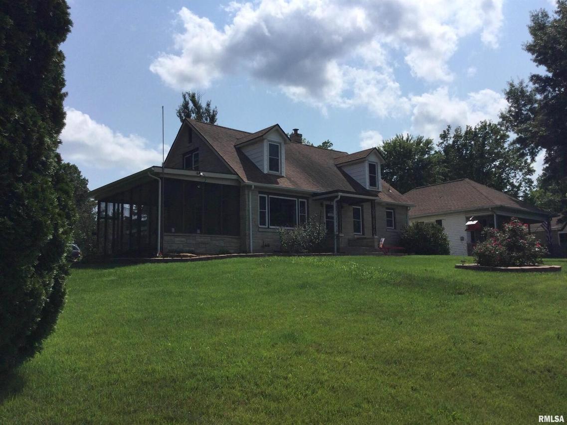 108 Oak St., Cobden, IL 62920