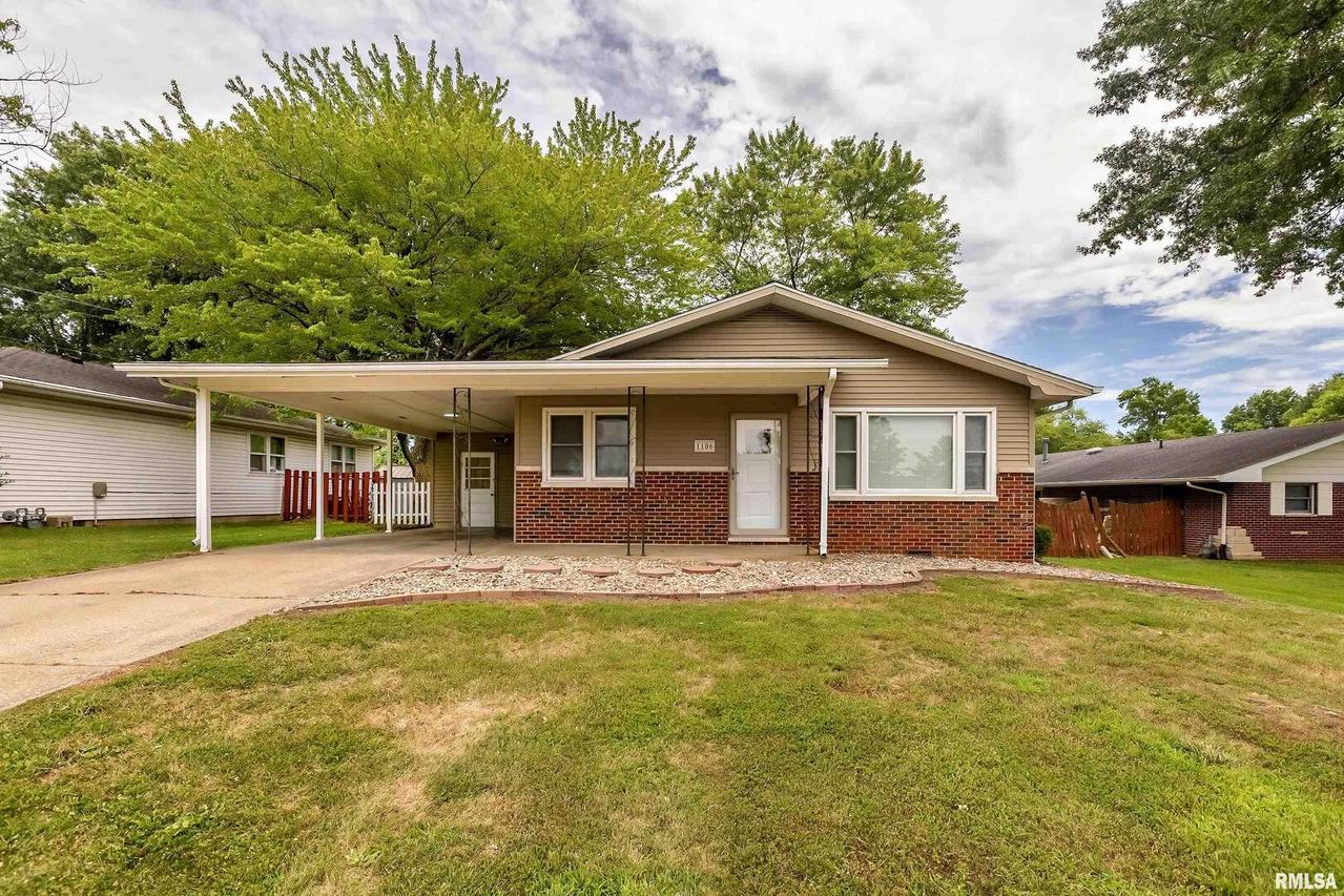 1106 Brentwood Ln., Carterville, IL 62918