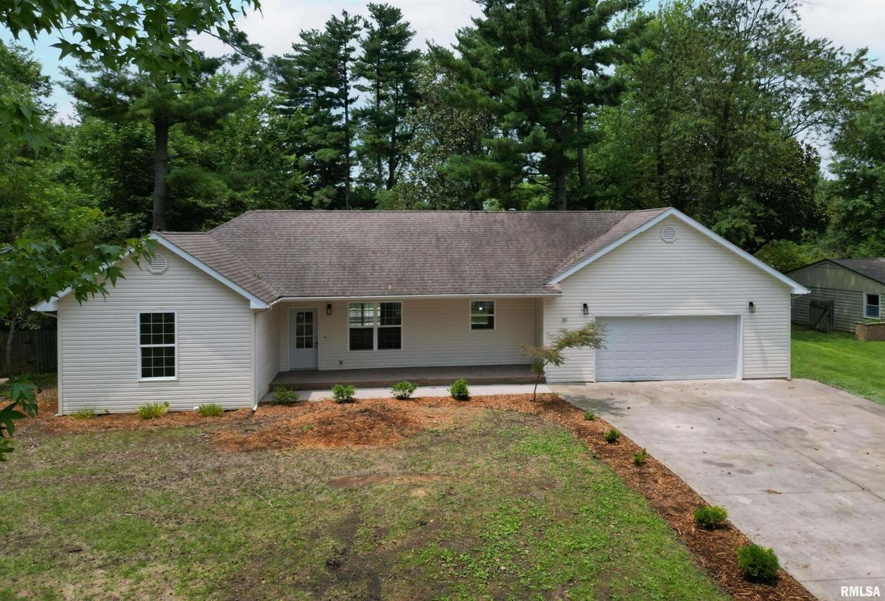 39 Hillcrest Dr., Carbondale, IL 62901
