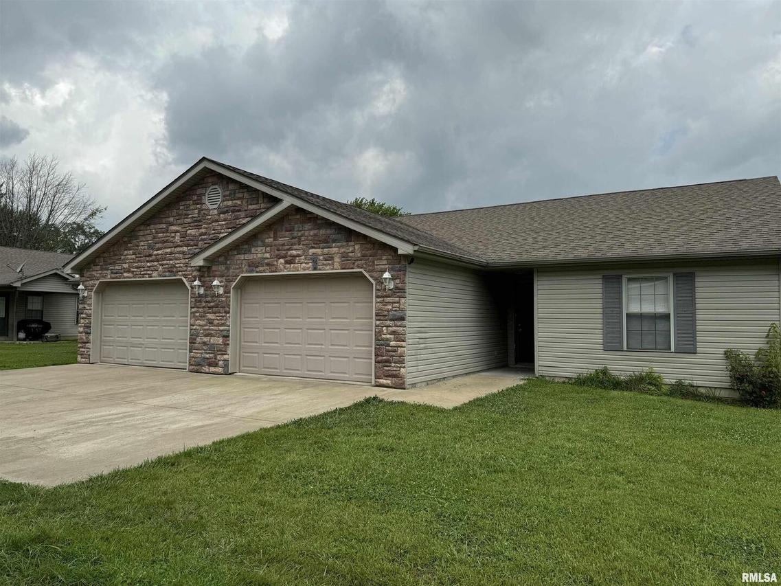 400 Mulberry St., Goreville, IL 62939