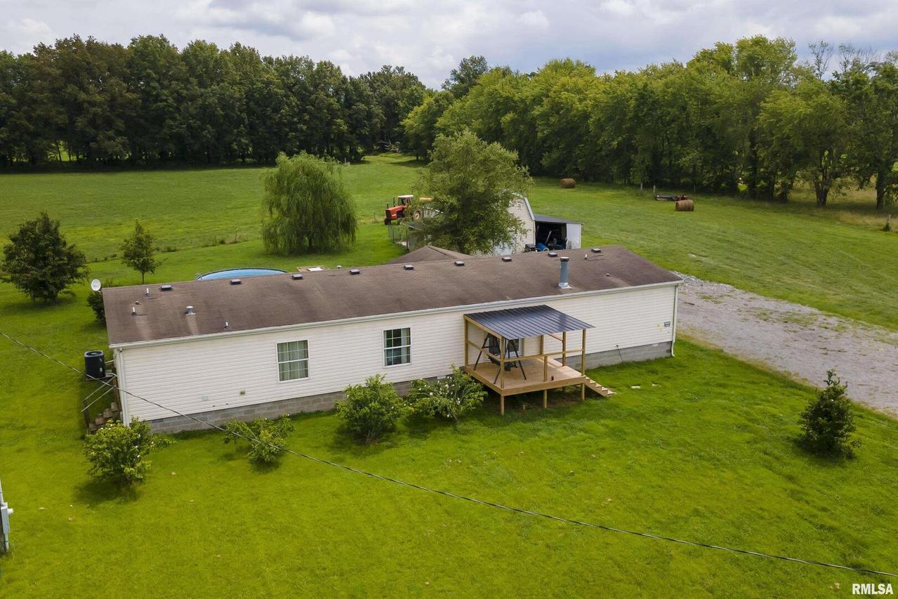 11338 Plumville Rd., Marion, IL 62959