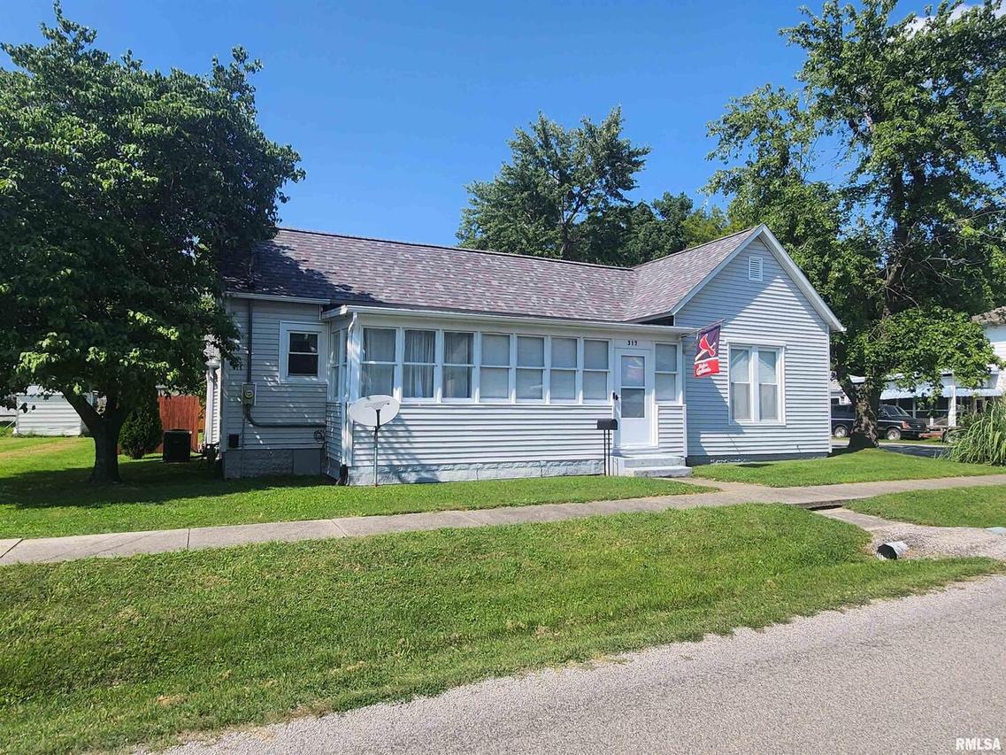 313 E Parker St., Pinckneyville, IL 62274