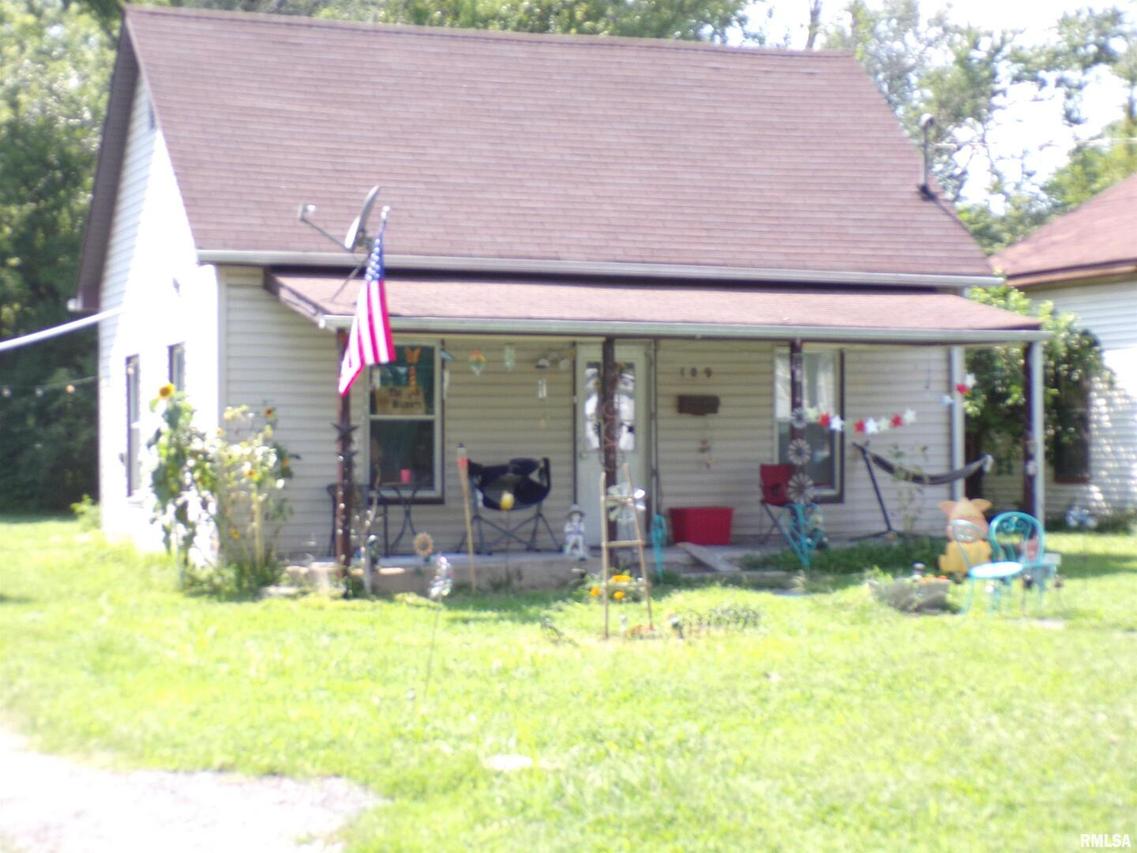 109 N Linden St., Duquoin, IL 62832