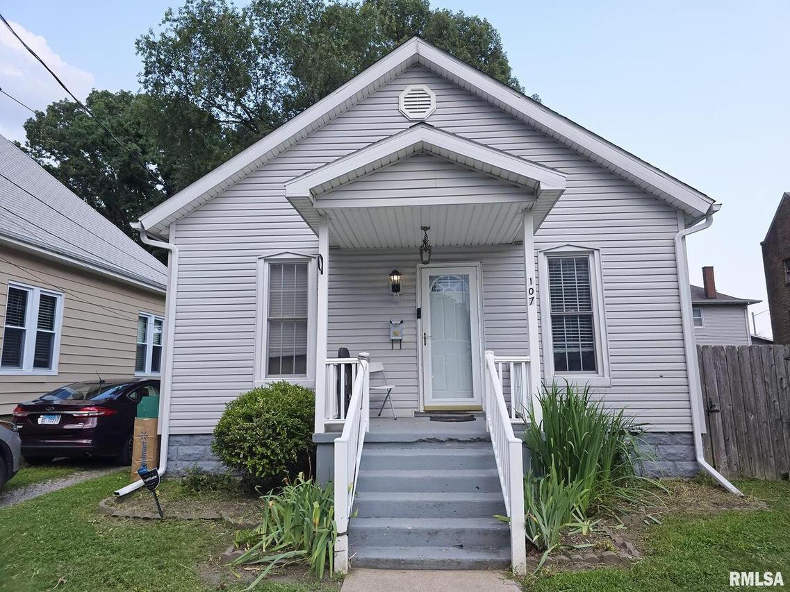 107 N Pine St., Centralia, IL 62801