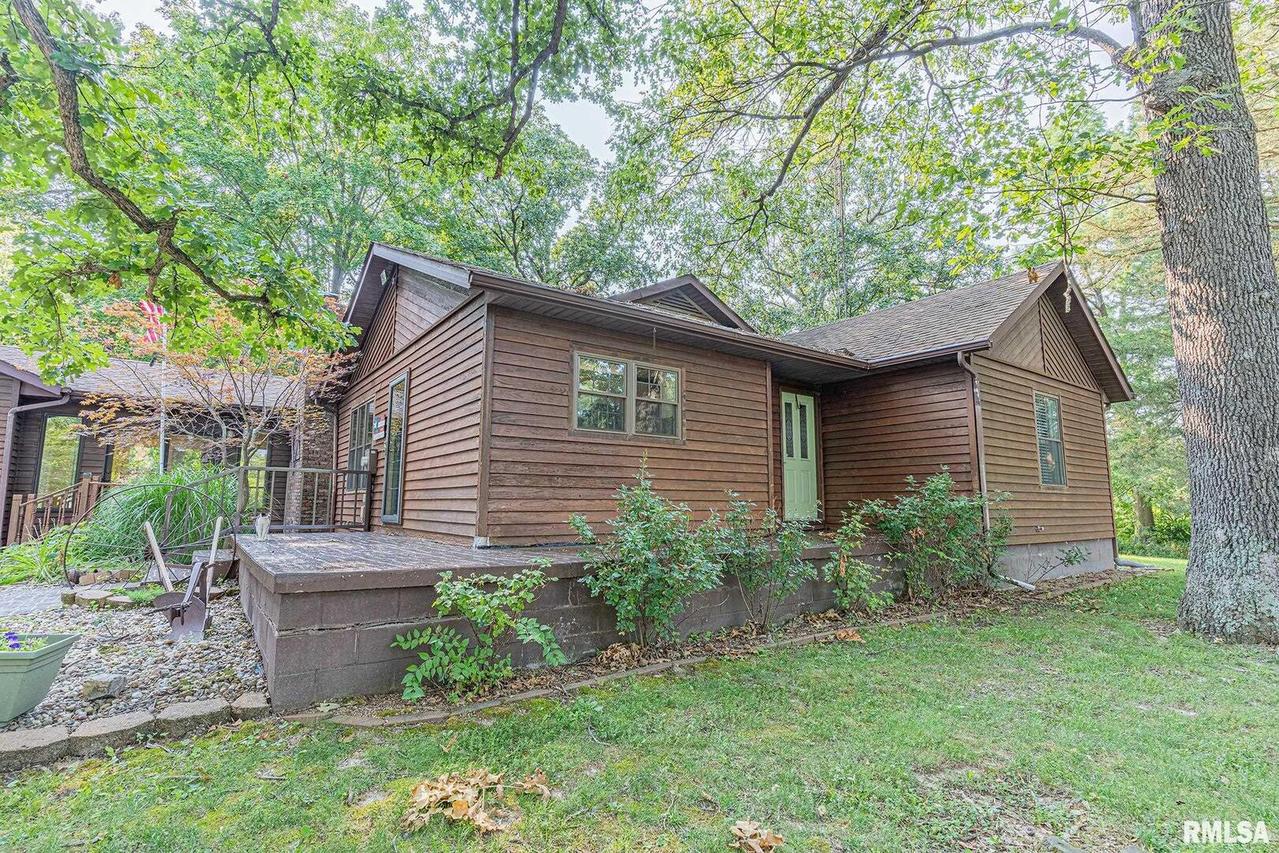 23445 N Post Oak Rd., Walnut Hill, IL 62893