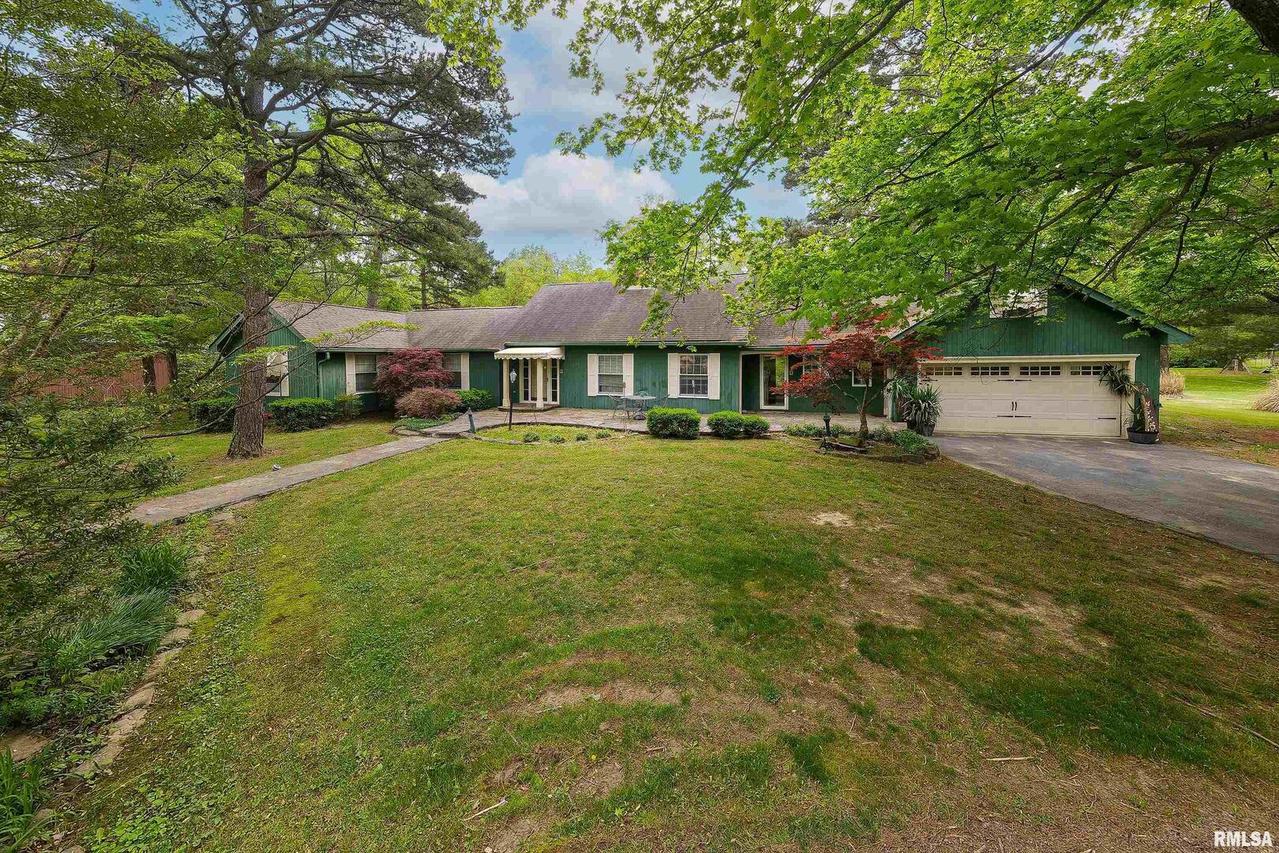 2525 Edgewood Ln., Carbondale, IL 62901