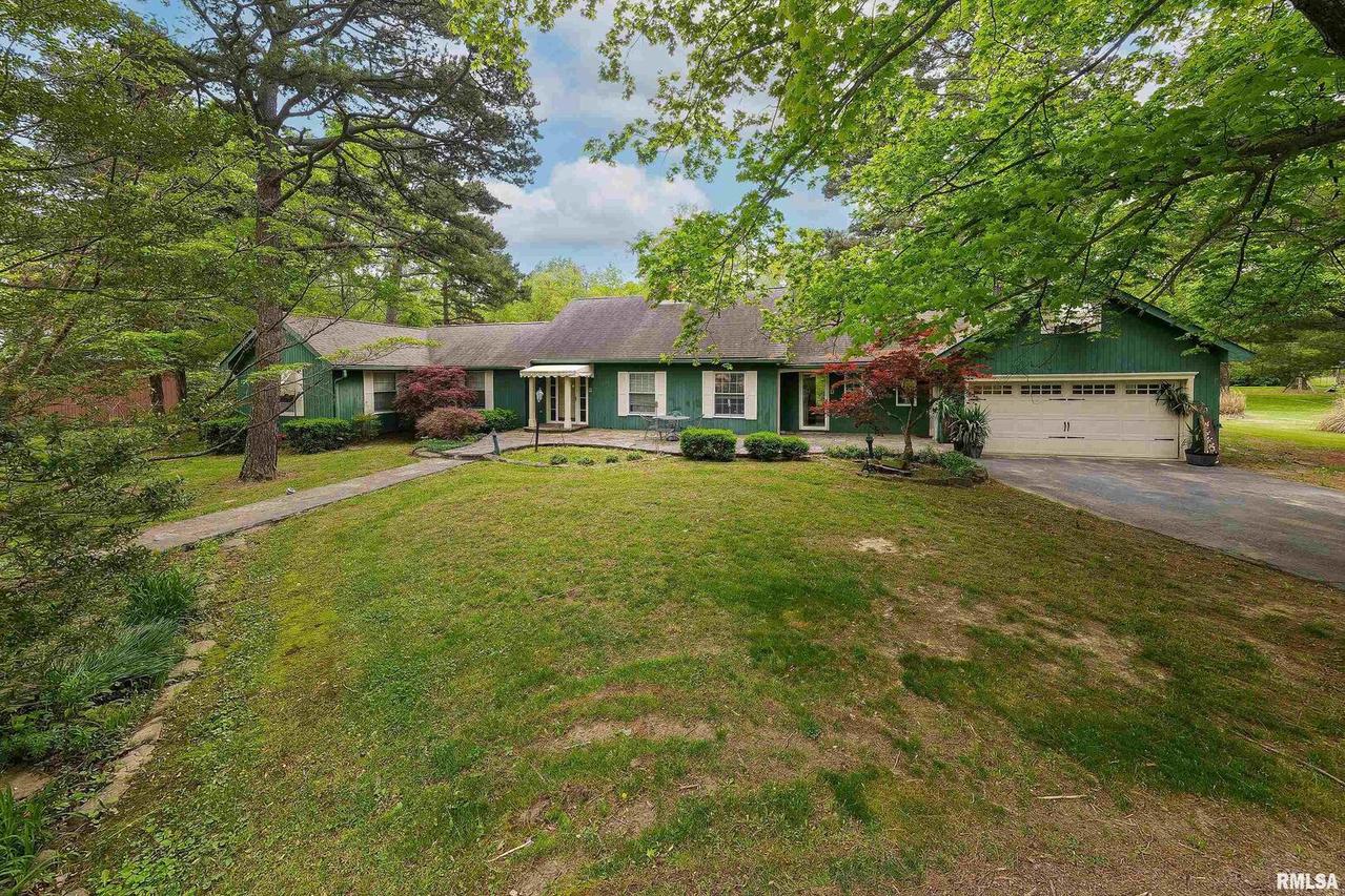 2525 Edgewood Ln., Carbondale, IL 62901