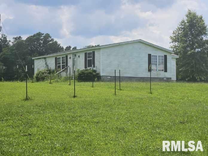 8913 Winemiller Rd., Macedonia, IL 62860