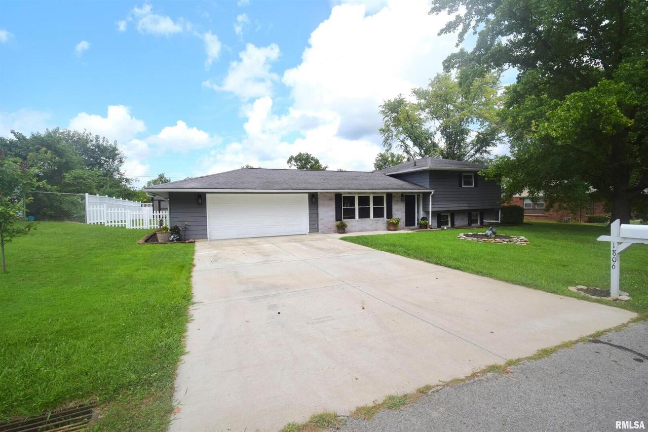 1806 Briarwood, Mt Vernon, IL 62864