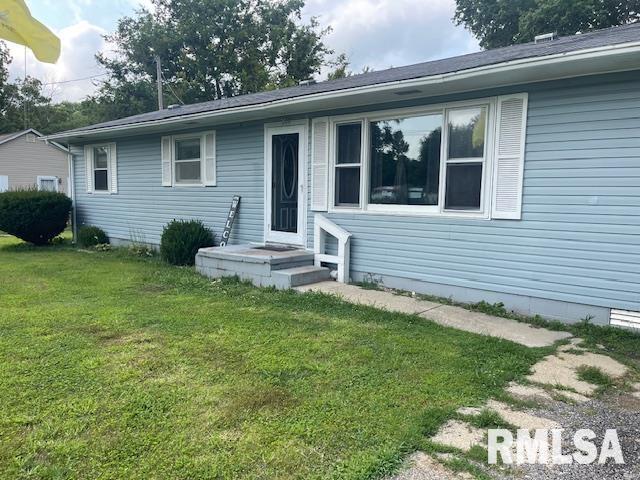 206 E Claude Ave., Patoka, IL 62875