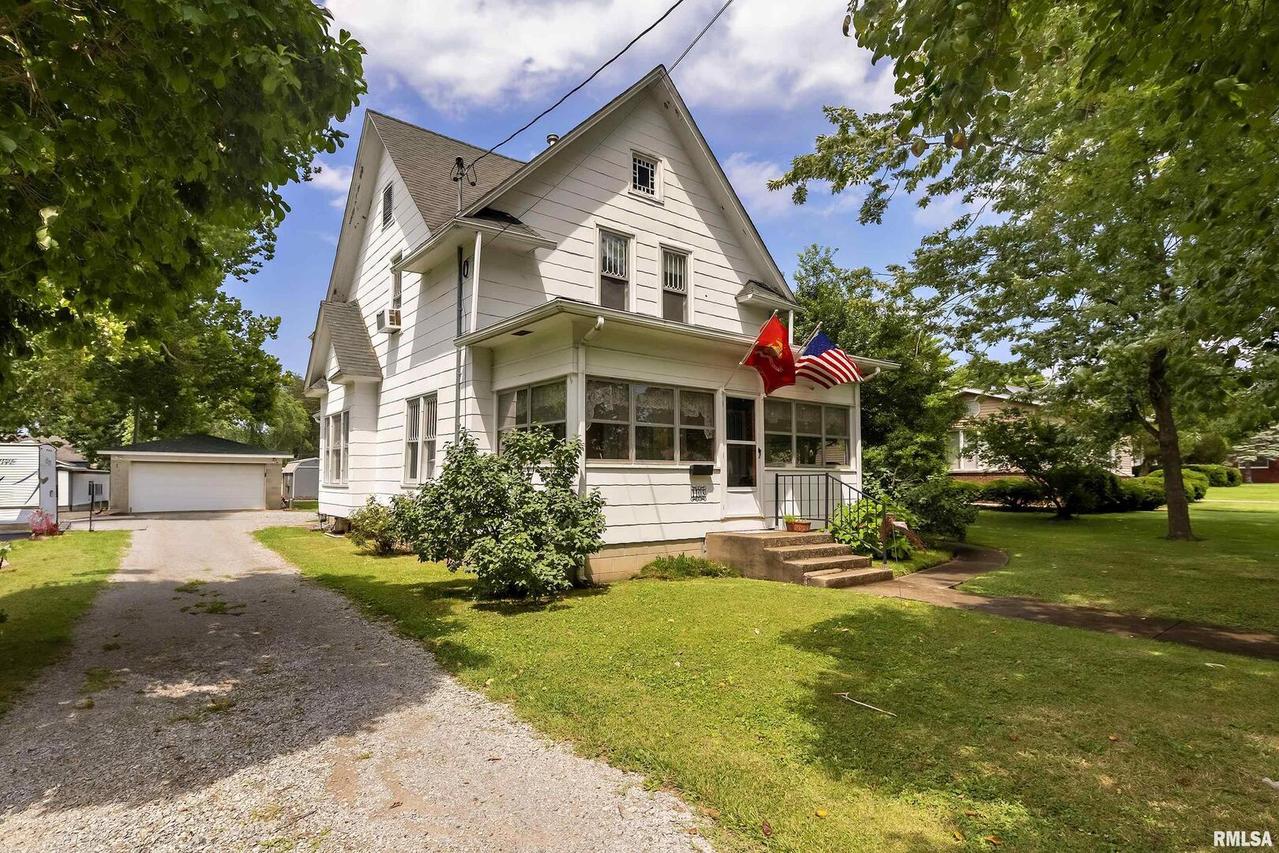 1103 E St Louis St., West Frankfort, IL 62896