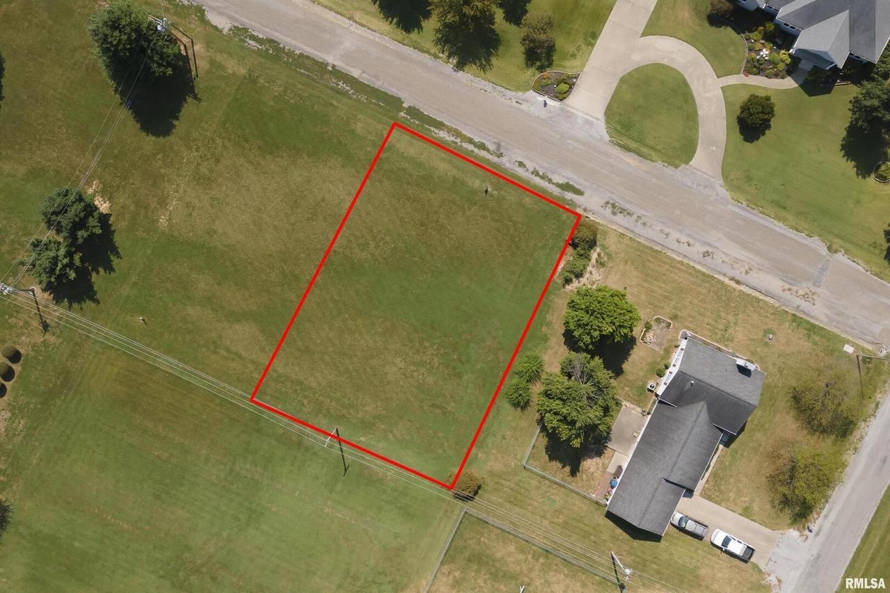 000 Eric Ln., Mcleansboro, IL 62859