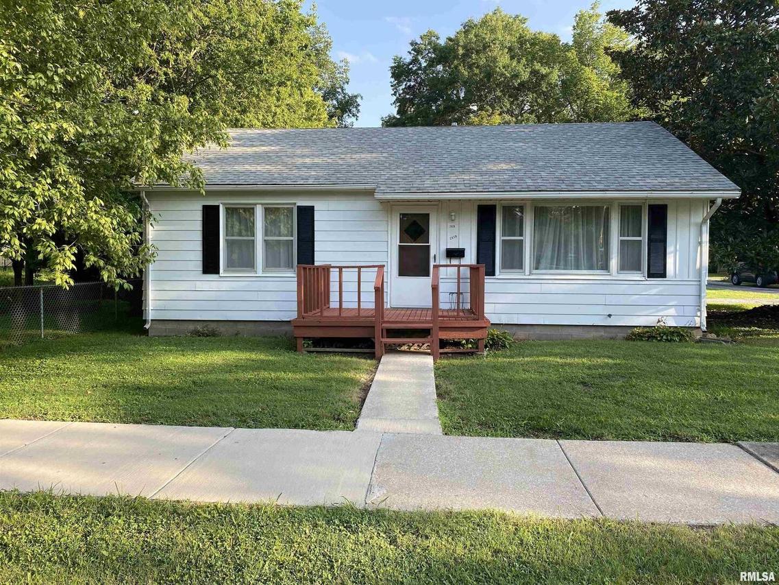 2039 Commercial Dr., Murphysboro, IL 62966