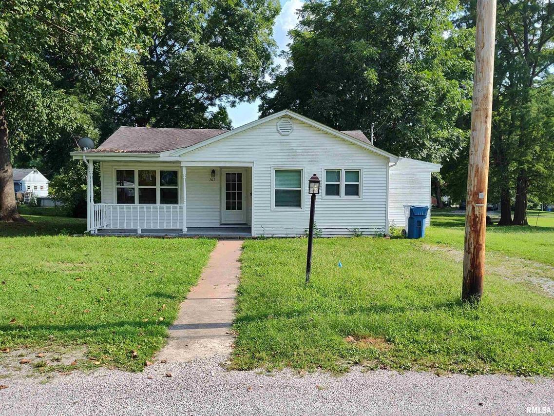 507 E Jefferson St., Mcleansboro, IL 62859