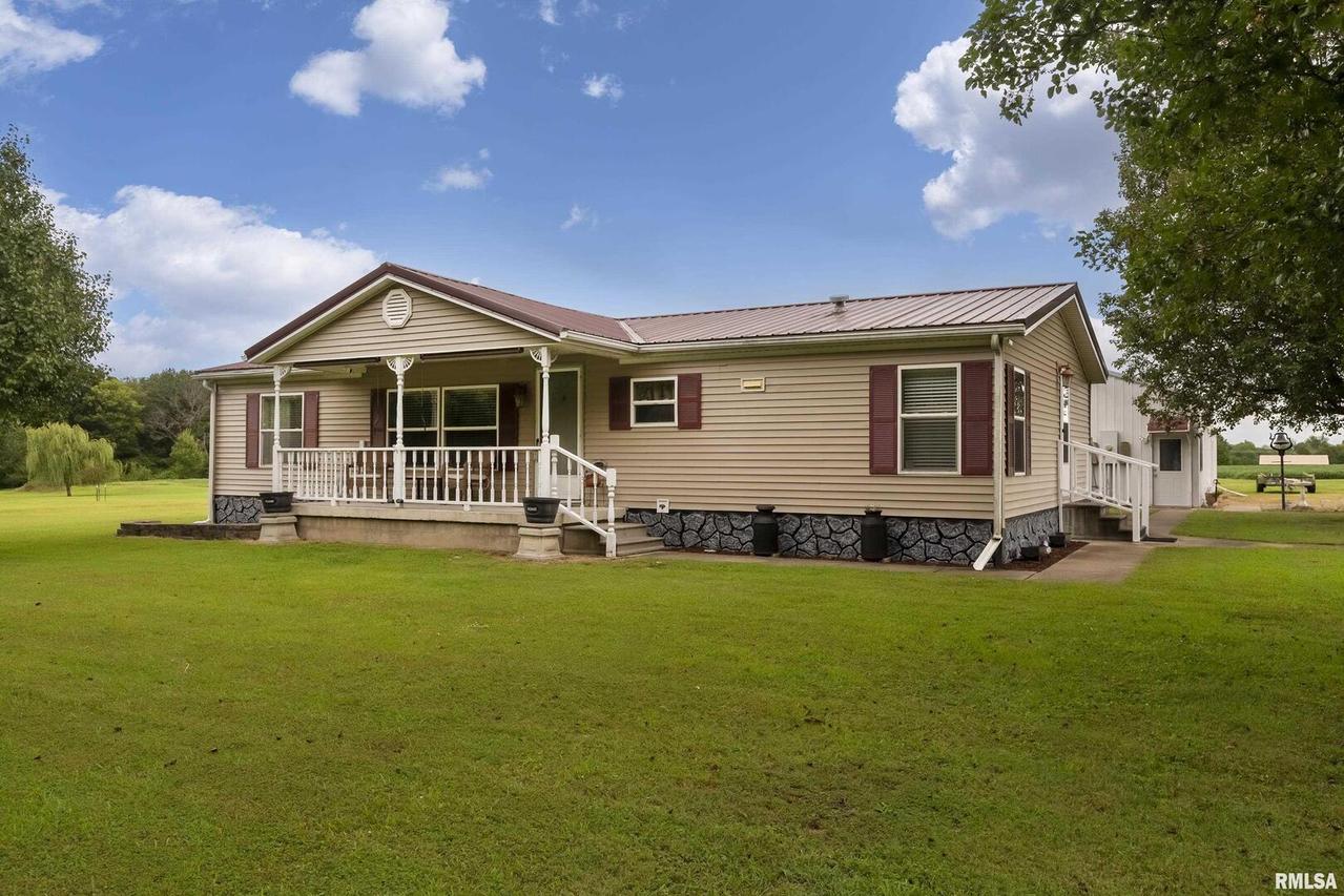 17980 Monroe Rd., Johnston City, IL 62951