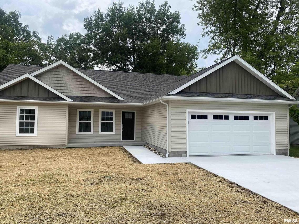 411 Barr St., Carterville, IL 62918