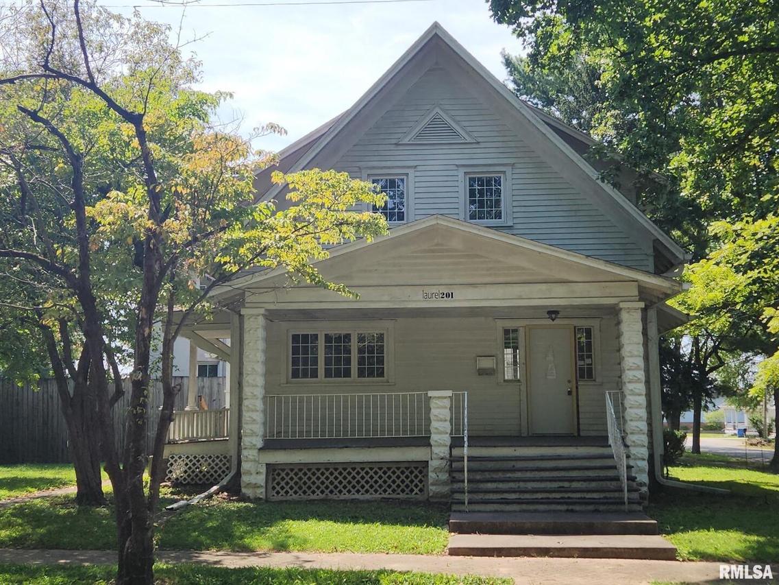 201 E Laurel St., Olney, IL 62450