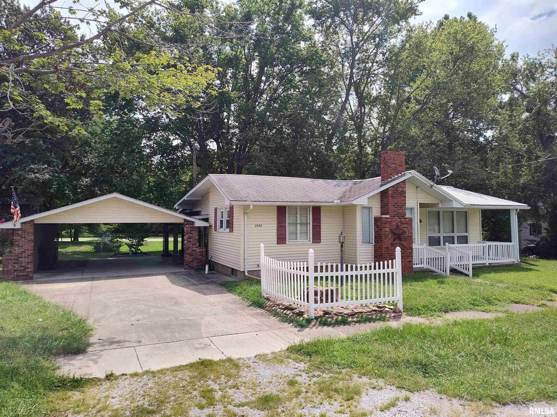 3552 Poplar St., Thompsonville, IL 62890
