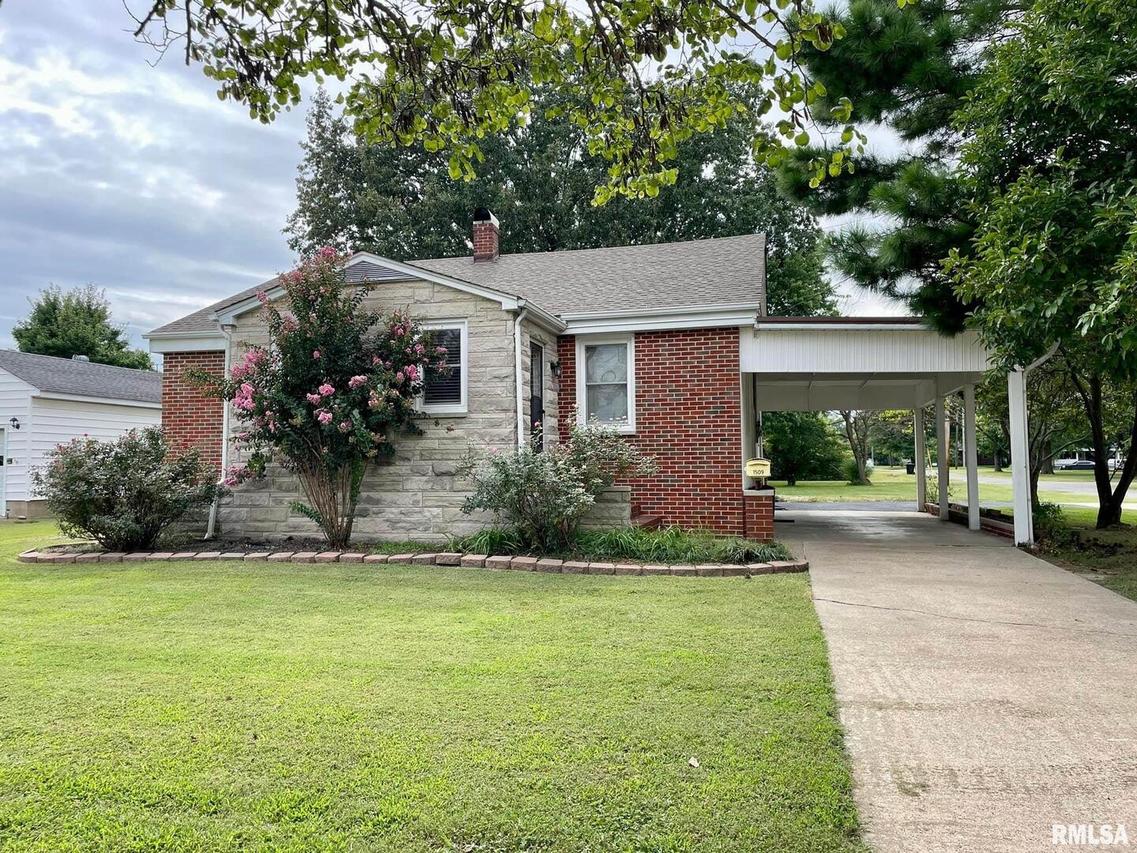 1509 Ferry St., Metropolis, IL 62960