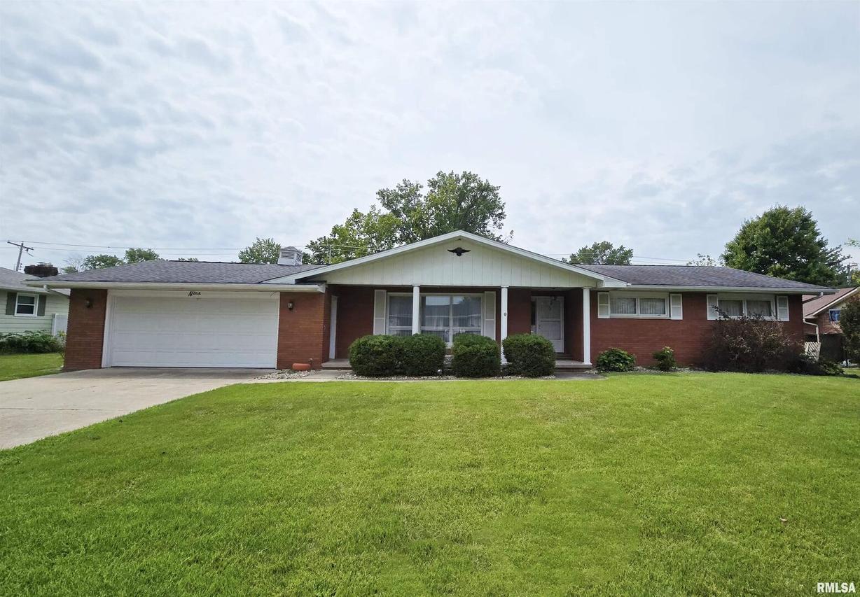 9 Magnolia Ave., Centralia, IL 62801