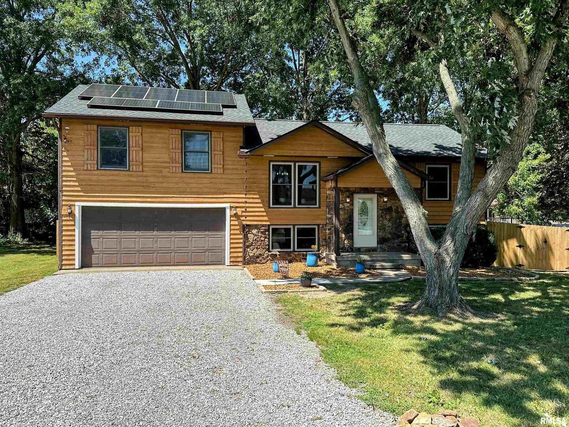 105 Stable Dr., Carterville, IL 62918