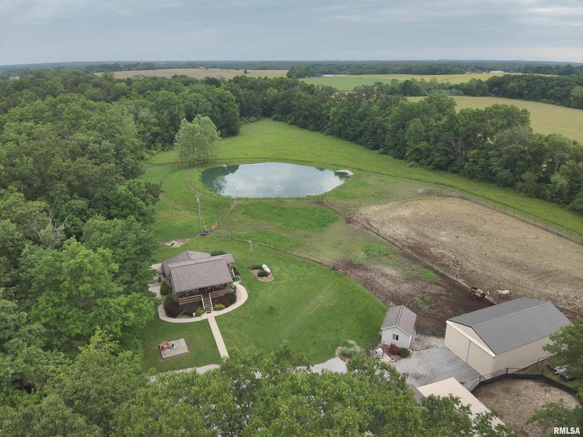 17790 N Mcdermott Ln., Mt Vernon, IL 62864