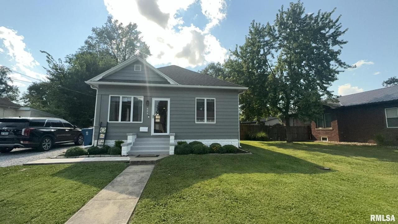 605 Election St., Benton, IL 62812
