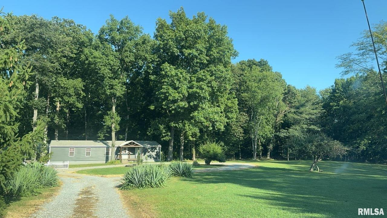 7597 St Joseph Rd., Benton, IL 62812