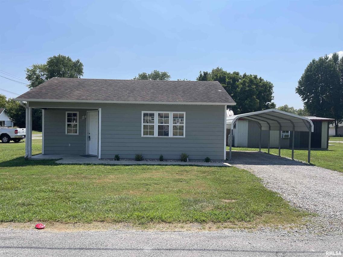 208 E Division St., Royalton, IL 62983