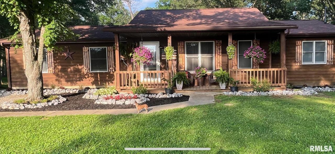 1104 S Race Track Rd., Centralia, IL 62801