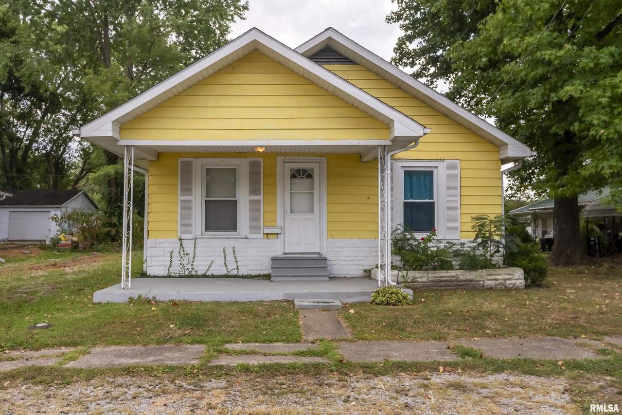 212 W 6th St., West Frankfort, IL 62896