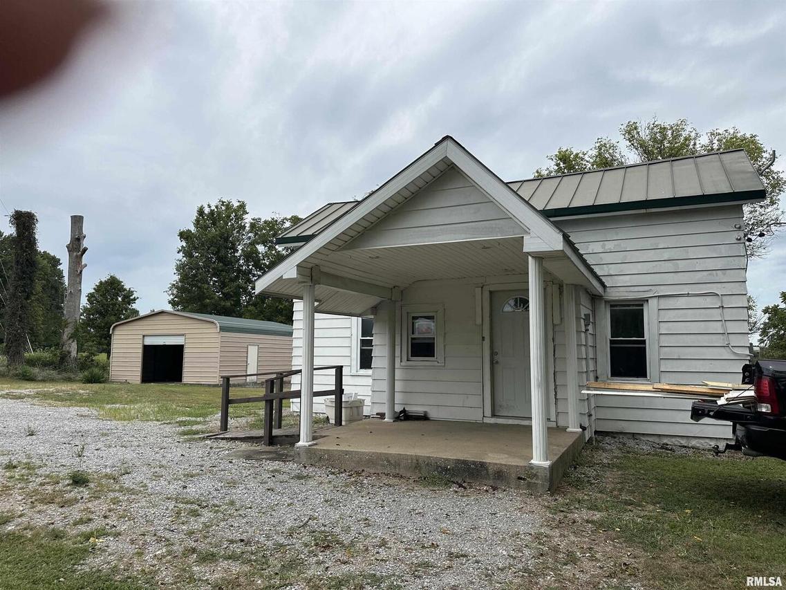 17095 Ross Briley Rd., Benton, IL 62812