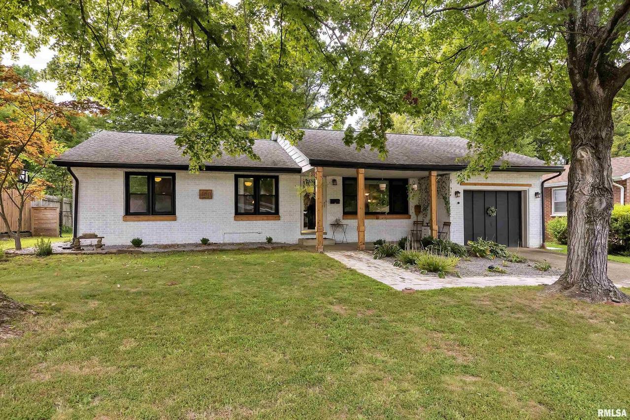 400 S Orchard Dr., Carbondale, IL 62901