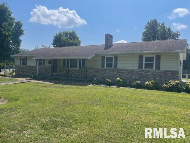 607 E 15th St., Johnston City, IL 62951