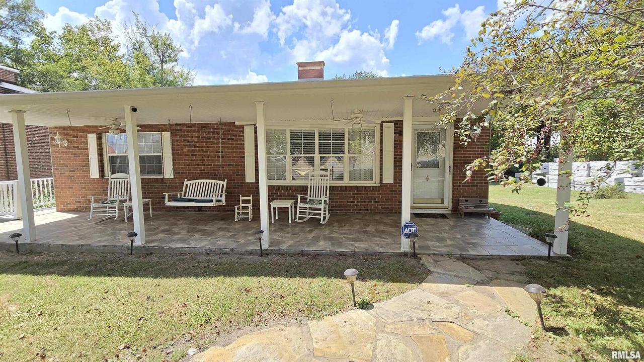 152 N Main St., Elizabethtown, IL 62931